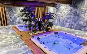 Le Relais Du Beffroi & Spa