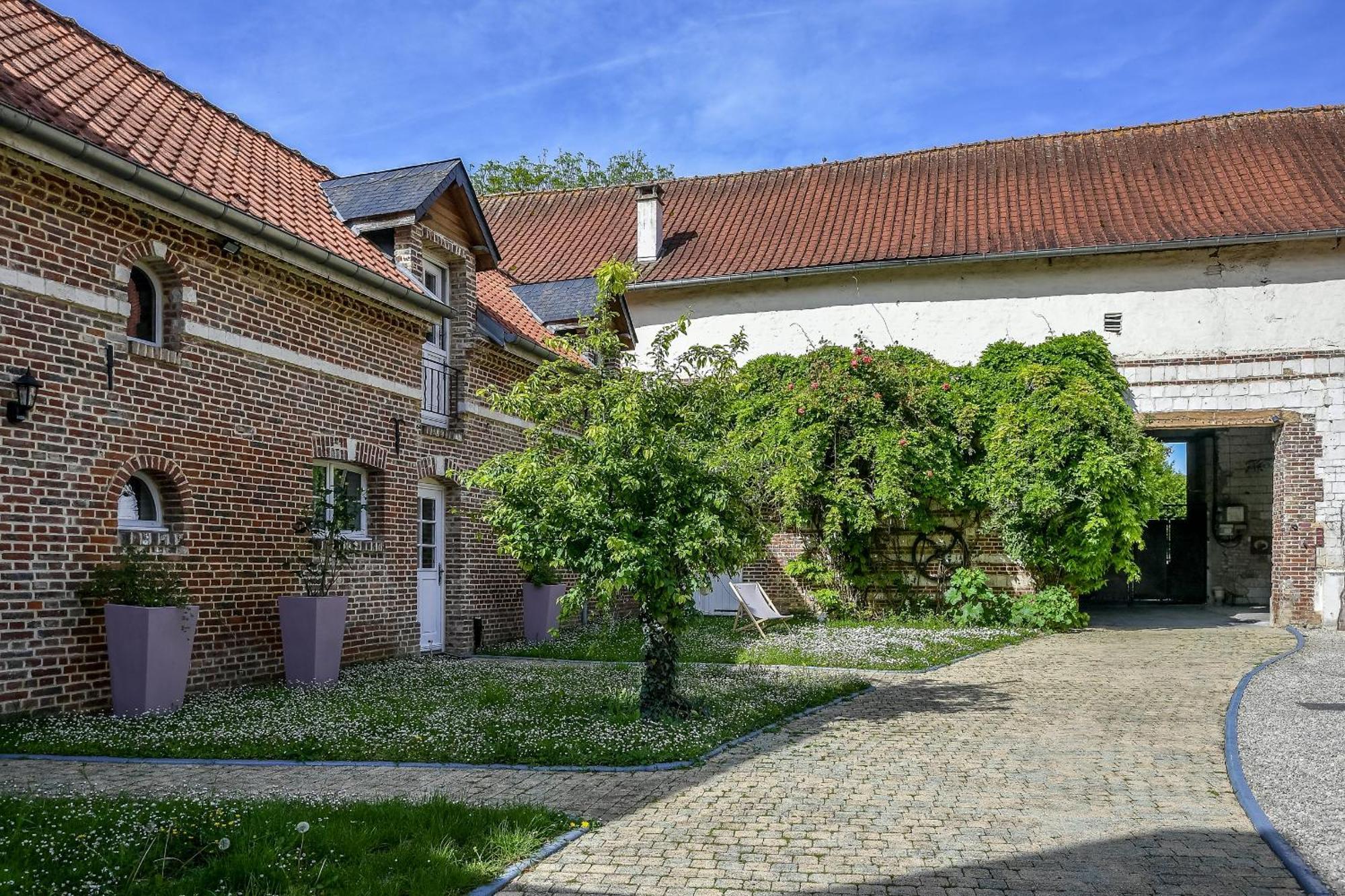 Le Relais Du Beffroi & Spa Saint-Riquier Exterior photo